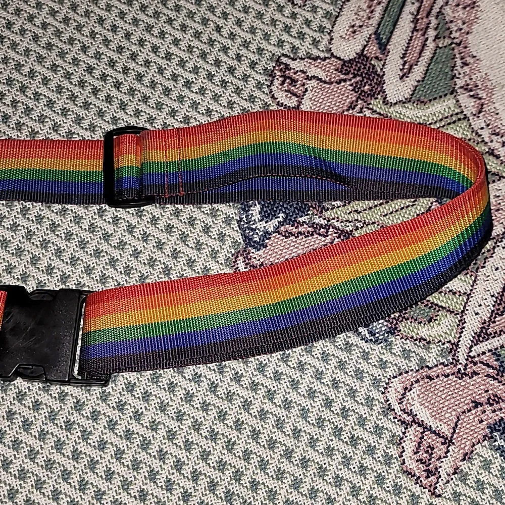 Vintage Belt rainbow fabric American Tourister black plastic buckle b27